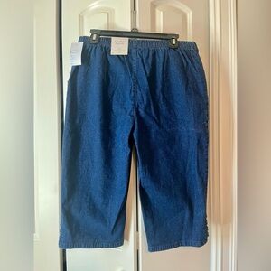 Ladies Blue Denim Capris